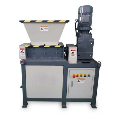 60-80rpm বর্জ্য ট্রাক টায়ার Shredder দুই শ্যাফ্ট রাবার পুনর্ব্যবহারযোগ্য Shredder মেশিন